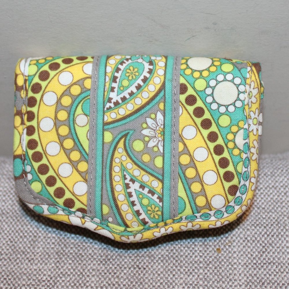 12A. LN VERA BRADLEY BUSINESS CARD HOLDER - MAGNETIC